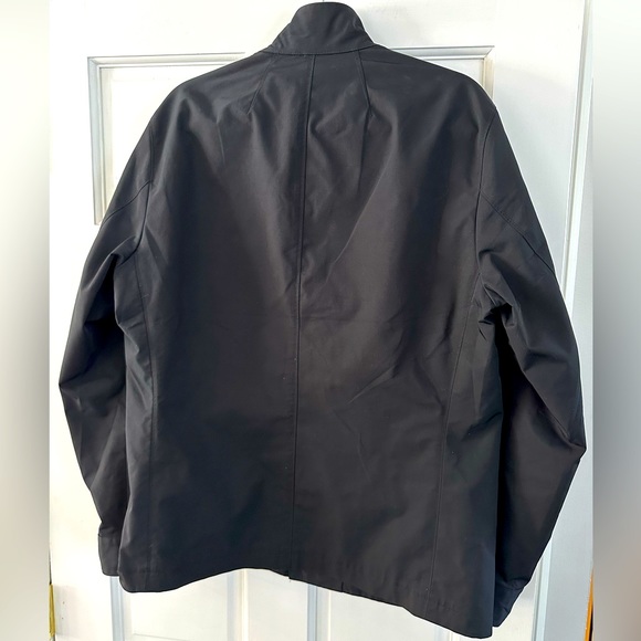 Theory. Large lightweight men’s rain jacket. Waterproof. Black. Zip up & snap up - Picture 5 of 7